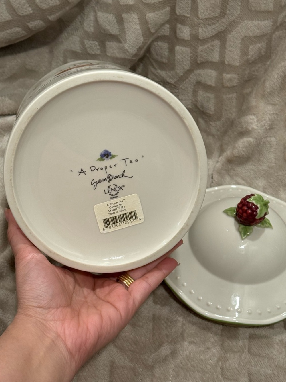 VTG Lenox Susan Branch A Proper Tea Cookie Jar Raspberry Lid Lemon Cookie Recipe - Picture 5 of 5